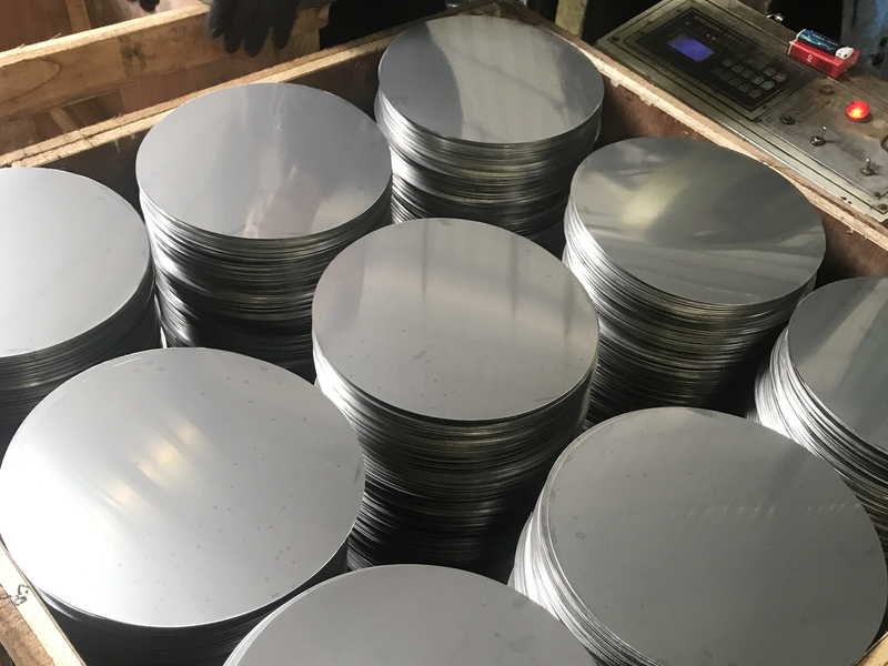 Cercle en aluminium lumineux lisse adapté aux besoins du client par professionnel pour des panneaux de signalisation