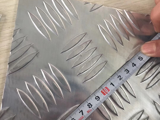 Feuille d'aluminium plate antid&eacute;rapante